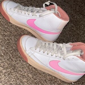 Nike blazer Mid YOUTH White and Pink High-Top Sneakers